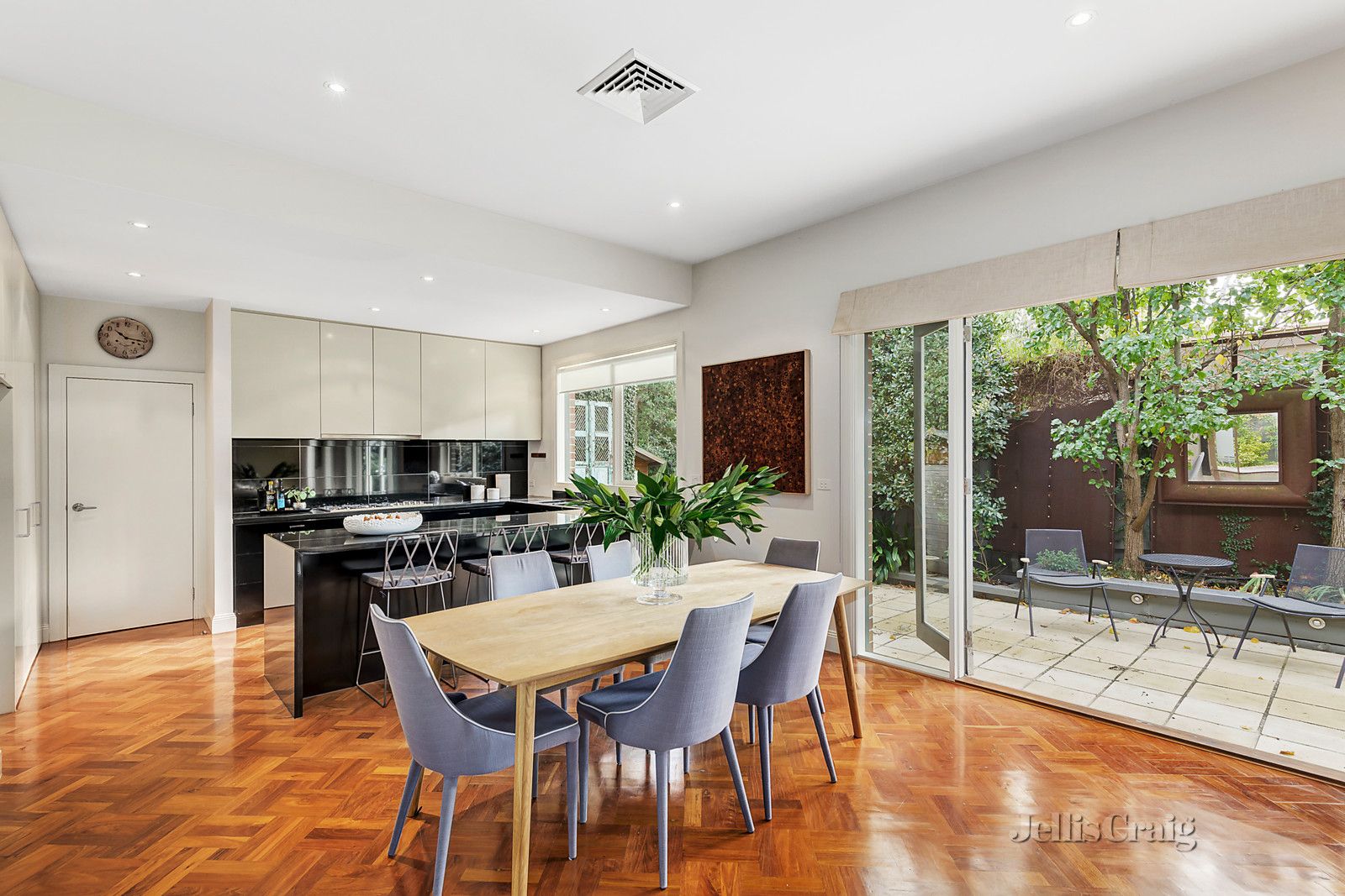 2/1 Elm Street, Surrey Hills VIC 3127, Image 2