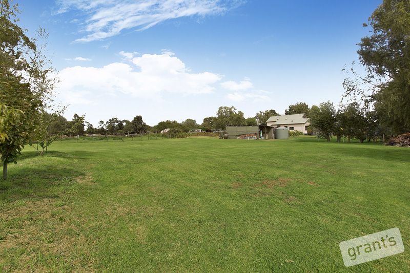 10 Dixons Road, CARDINIA VIC 3978, Image 2