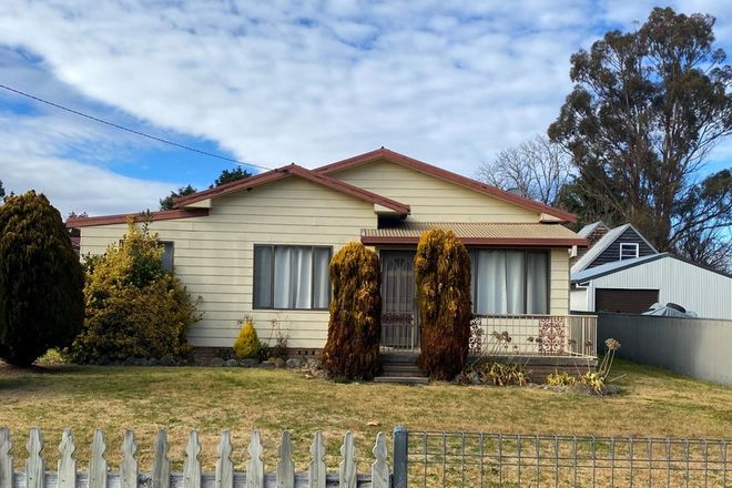 Picture of 24 Queen Street, URALLA NSW 2358