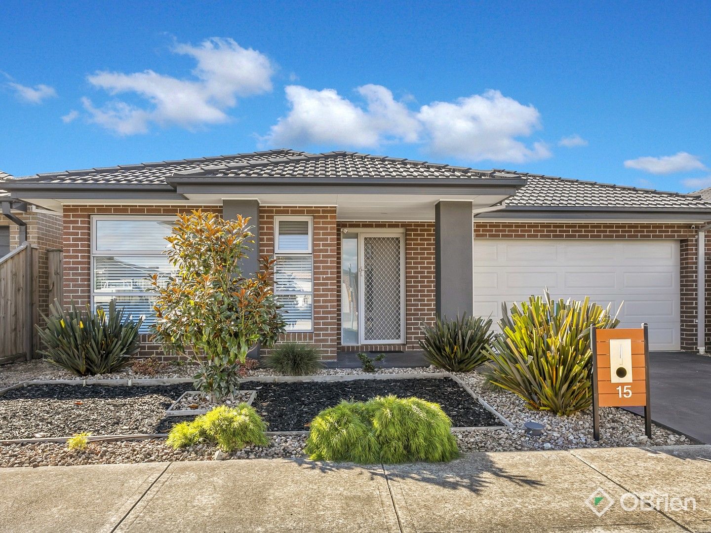 15 Langshan Road, Clyde North VIC 3978, Image 0