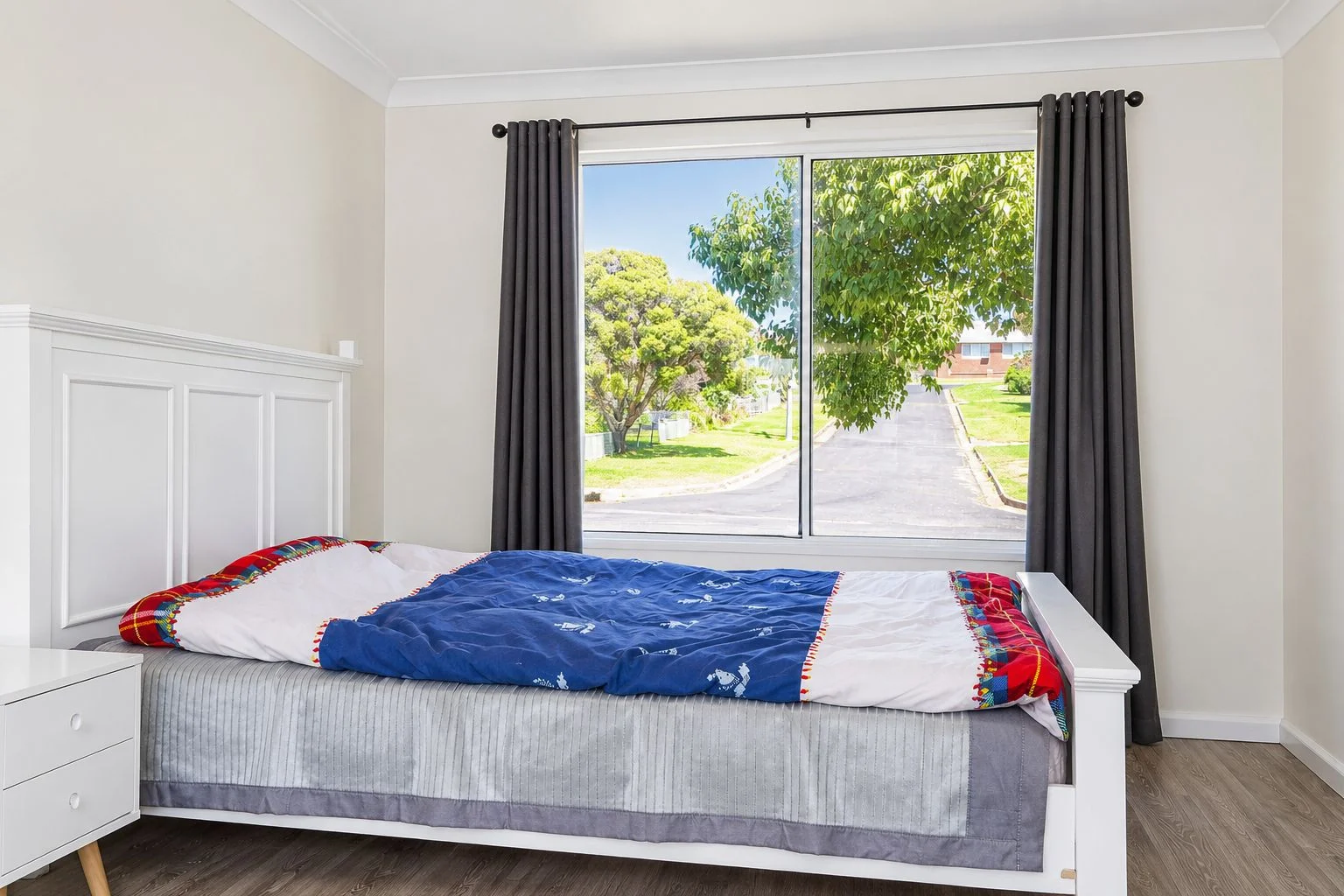 11 MEMAGONG STREET, Young NSW 2594 | Domain