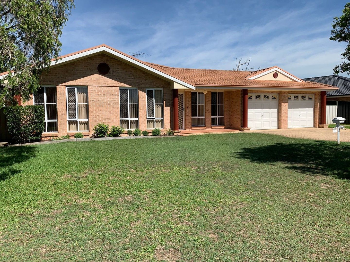 4 bedrooms House in 5 Brentwood Terrace THORNTON NSW, 2322