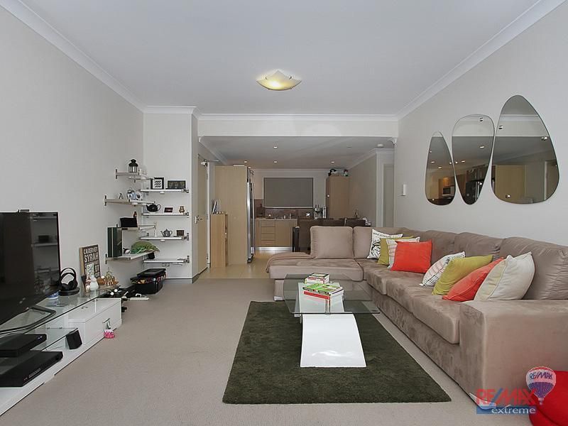 1/2 Walsh Loop, JOONDALUP WA 6027, Image 2