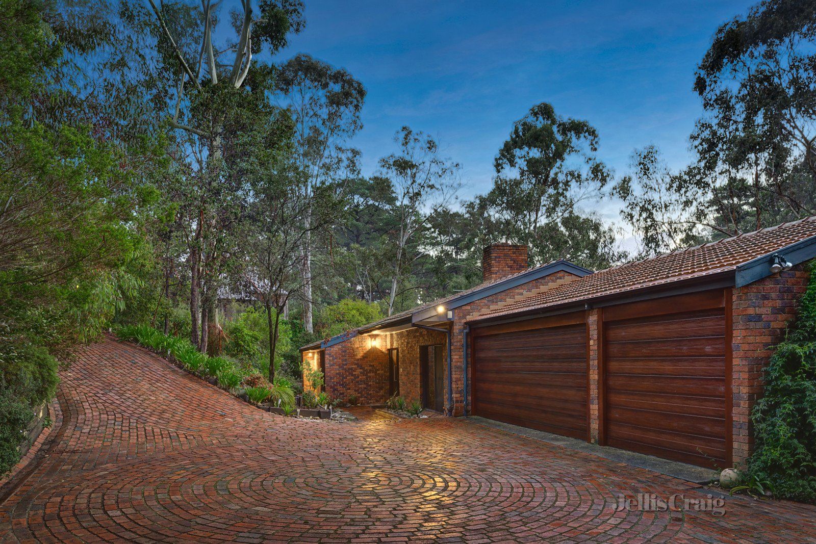 3335 Curry Road, Park Orchards VIC 3114 House For Rent 1,500 Domain