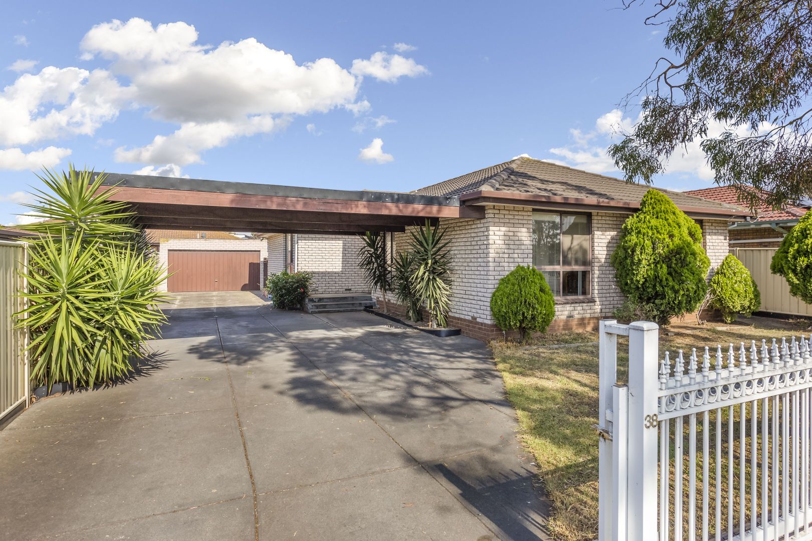 38 Roach Drive, Altona Meadows Property History & Address Research