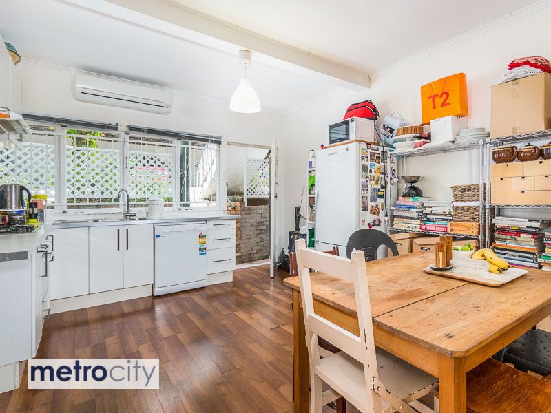 4/9 Lockhart Street, Woolloongabba QLD 4102, Image 1