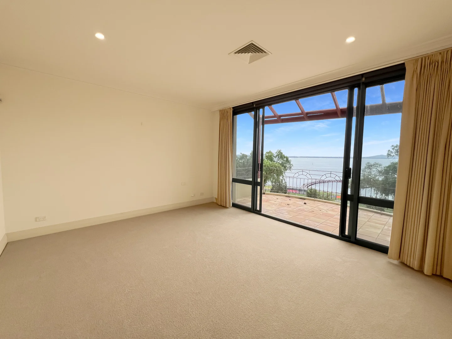 Additional image 2 of 62 Eastern Beach Road, Geelong VIC 3220