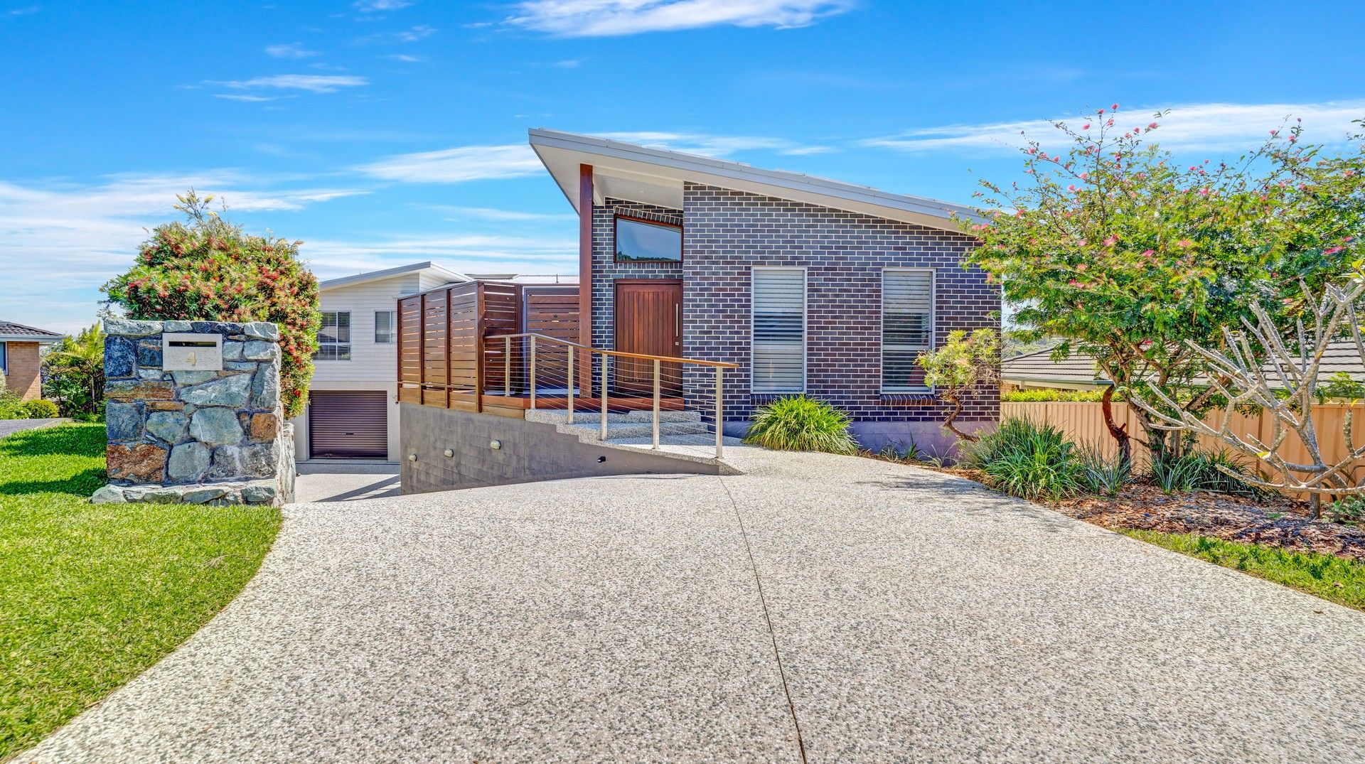 5 bedrooms House in 4 Fortuna Close FORSTER NSW, 2428