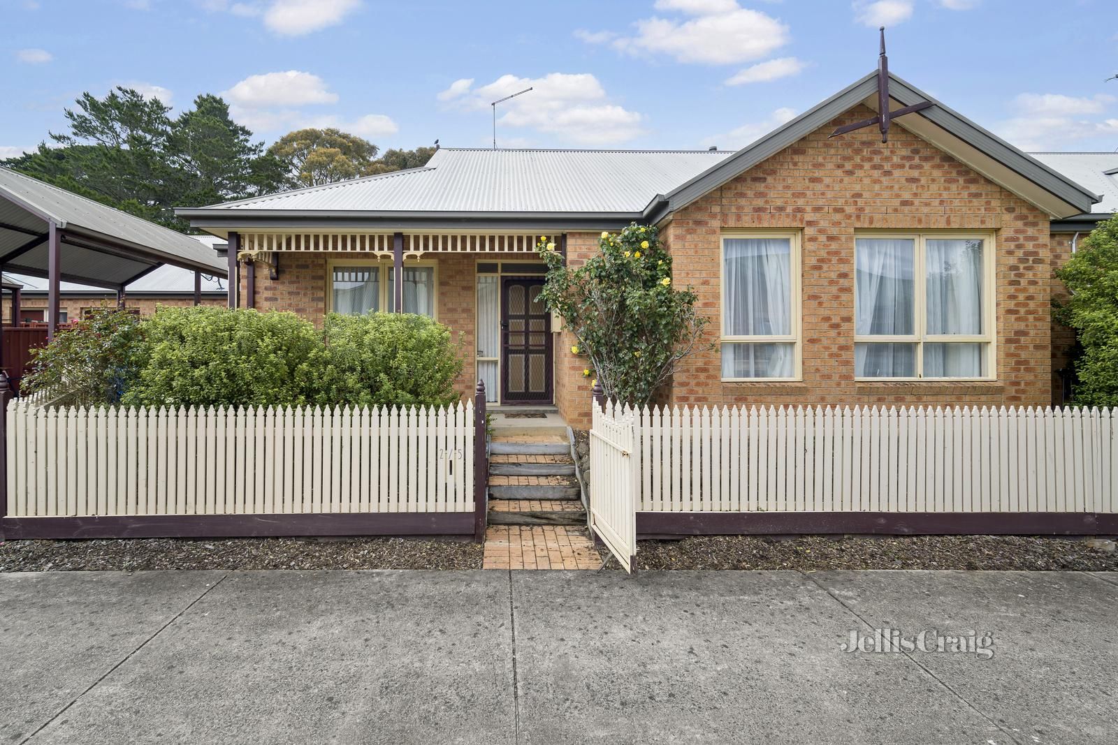 2/5 Castle Court, Ballarat East VIC 3350, Image 0