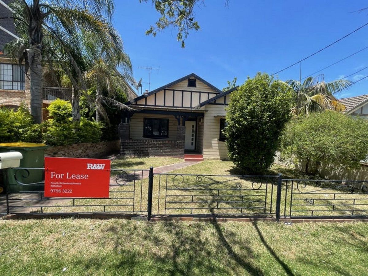 4 bedrooms House in 24 Leonard Street BANKSTOWN NSW, 2200