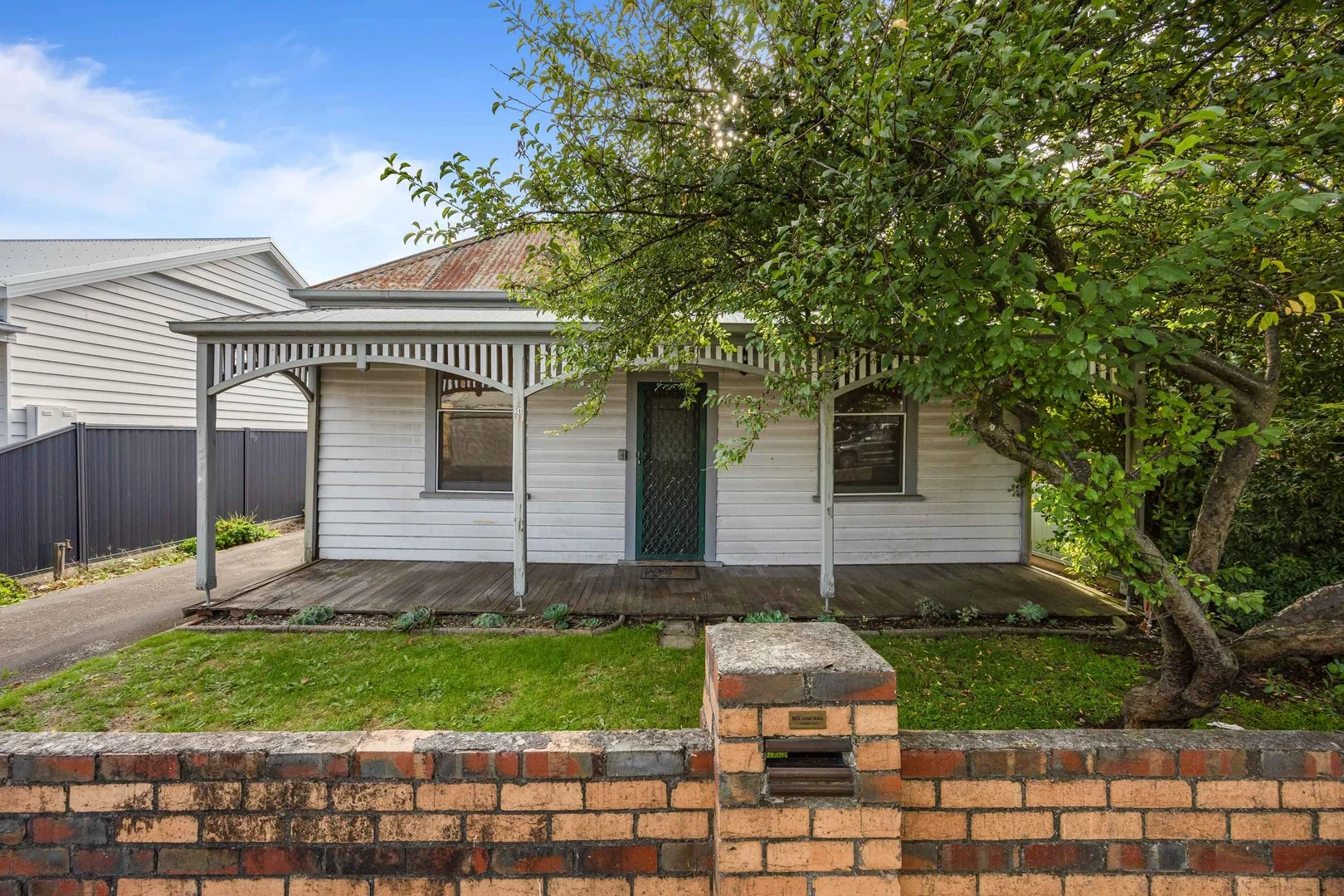 10 James Street, Golden Point VIC 3350