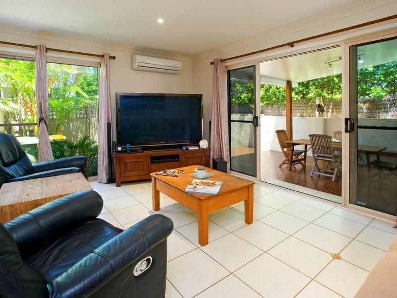 1/32 Ocean Street, RUNAWAY BAY QLD 4216, Image 2