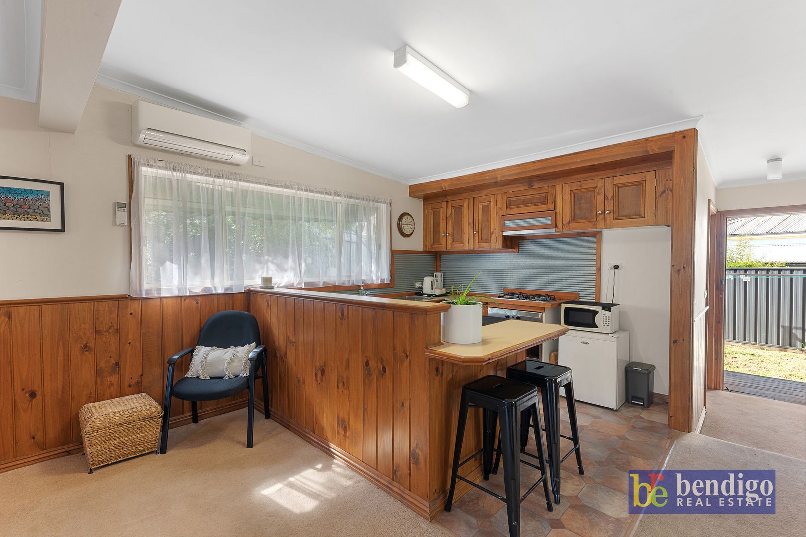 77 Russell Street, Quarry Hill VIC 3550, Image 2