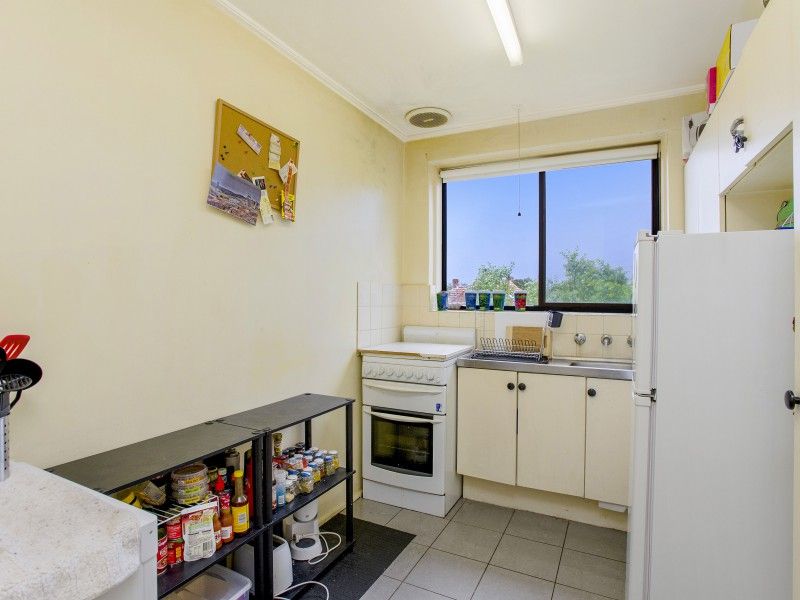 9/242 Pascoe Vale Road, Essendon VIC 3040, Image 2