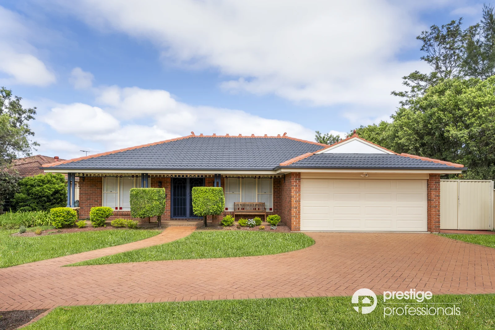 22 Trineura Court, Wattle Grove NSW 2173