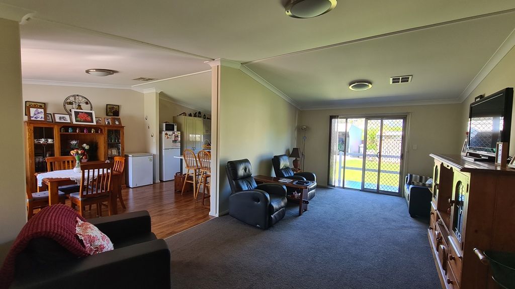 37 Chelmsford Ave, Gilgandra NSW 2827, Image 2