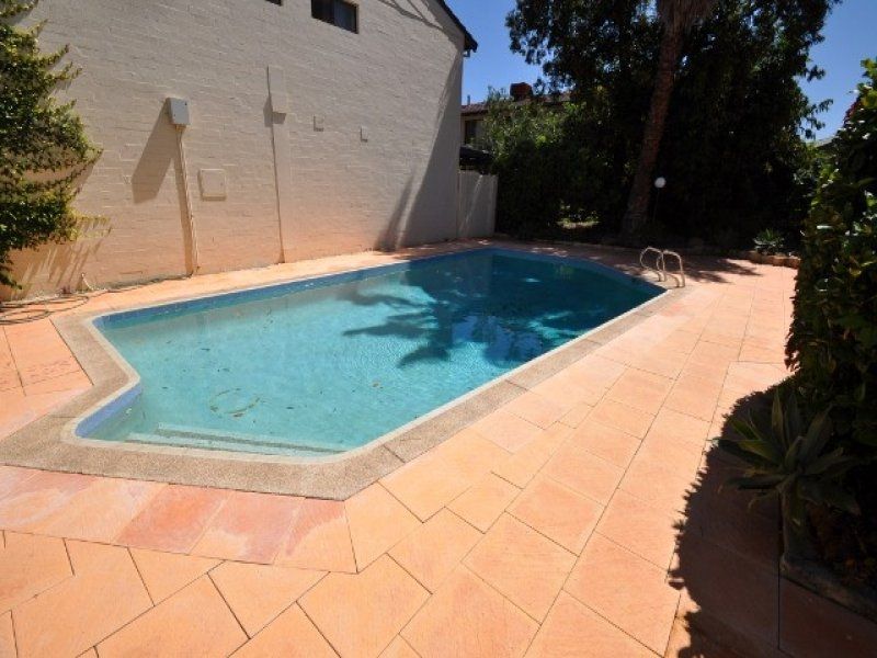 2 bedrooms Townhouse in 1/321 Canning Highway COMO WA, 6152