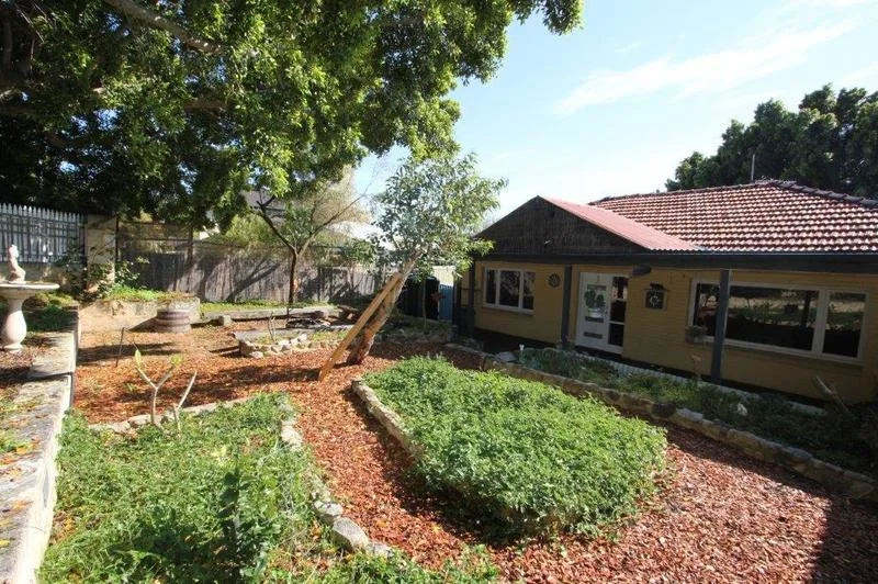 4 Jarrah Road, East Victoria Park WA 6101