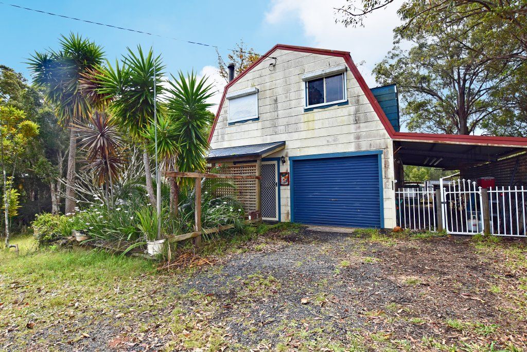 2 bedrooms House in 37 YALLAMBEE STREET COOMBA PARK NSW, 2428