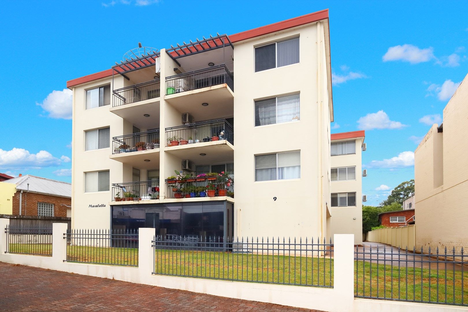 1 bedrooms Apartment / Unit / Flat in 2/9 Pitt Street MORTDALE NSW, 2223