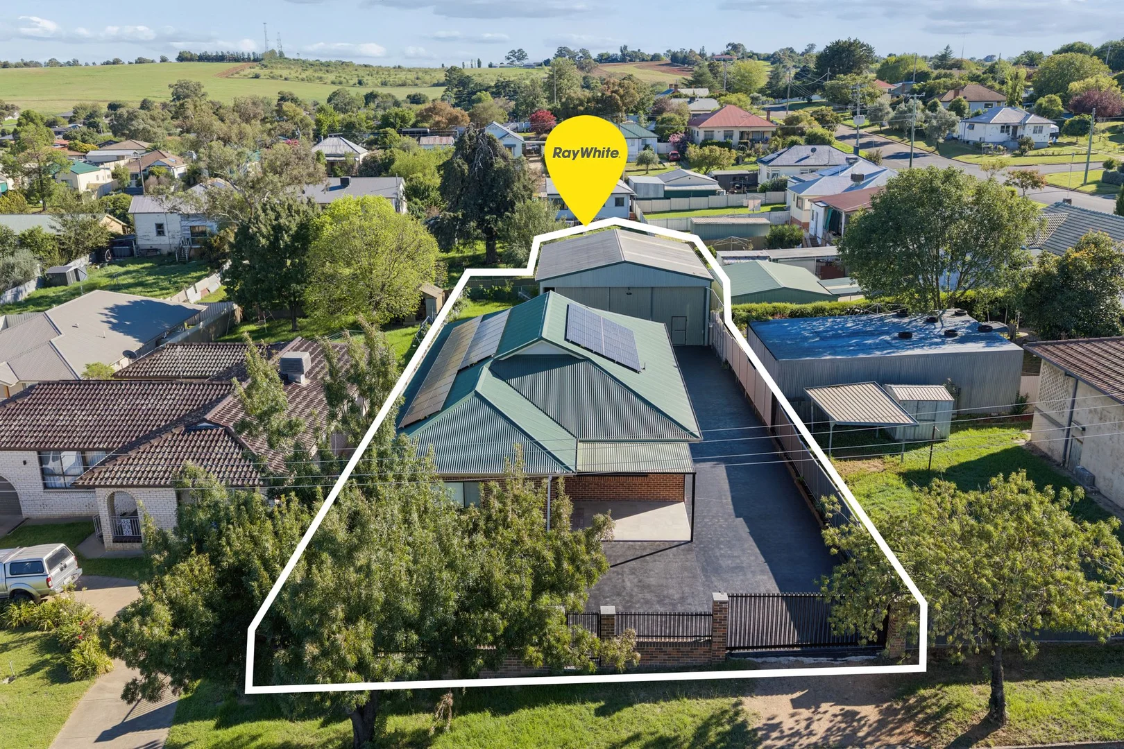 Additional image 14 of 27 William Street, Young NSW 2594