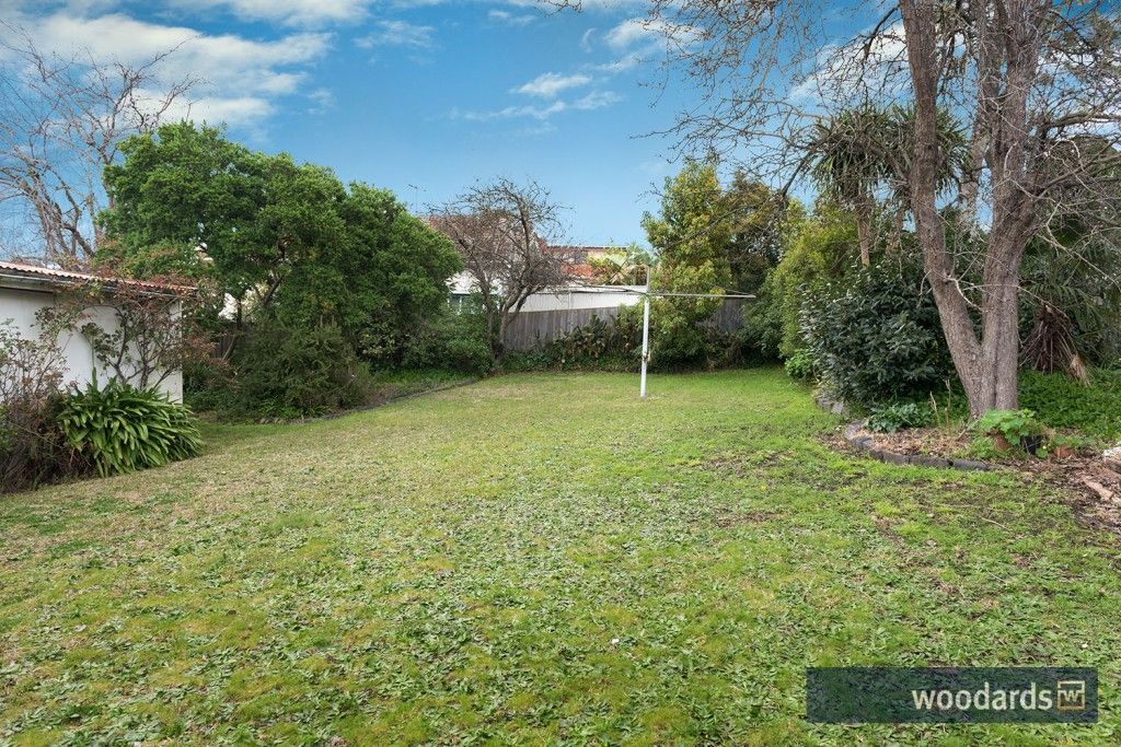 35 Victoria Crescent, Mont Albert VIC 3127, Image 2