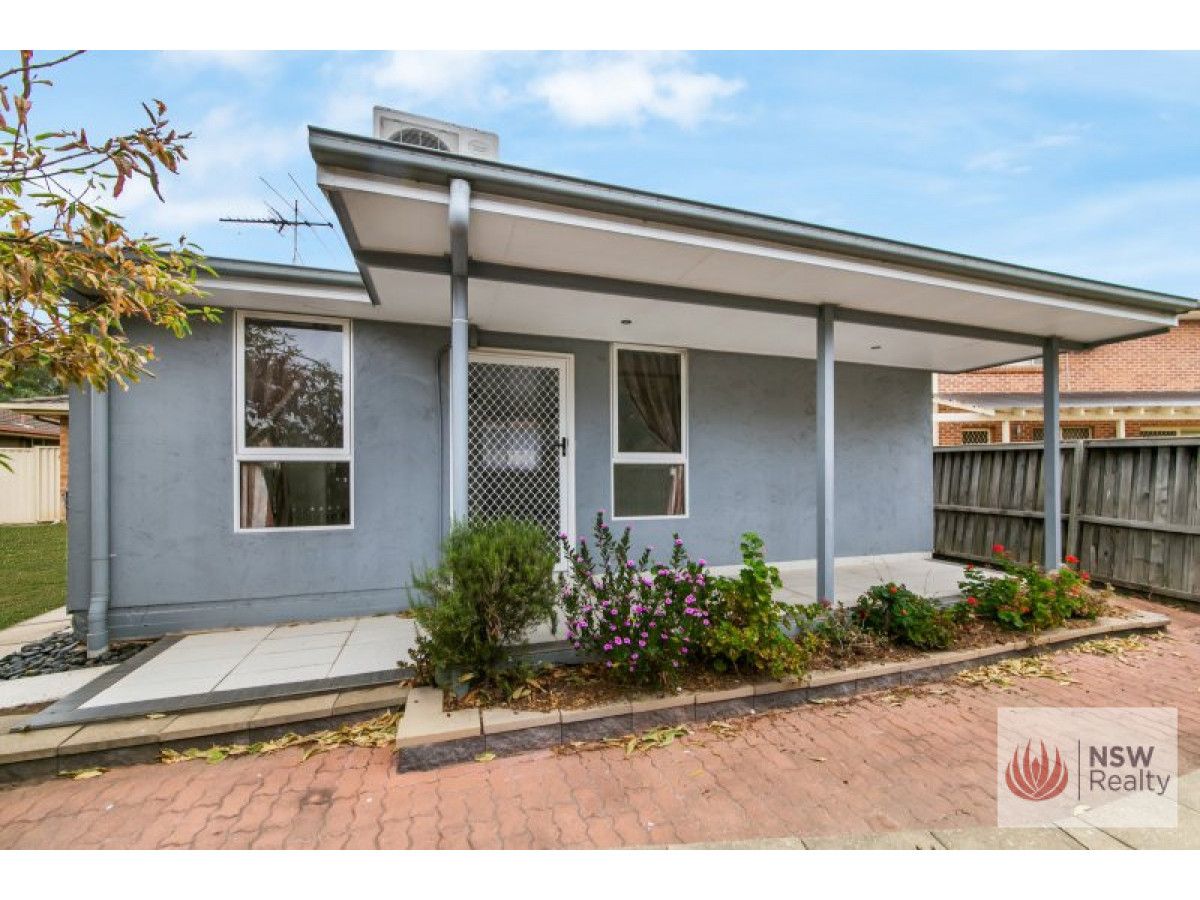2 bedrooms Apartment / Unit / Flat in 15A Seabrook Crescent DOONSIDE NSW, 2767