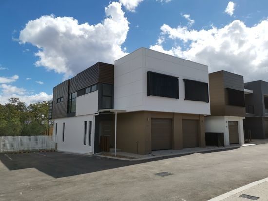 3 bedrooms Townhouse in A/166 Nottingham Rd PARKINSON QLD, 4115