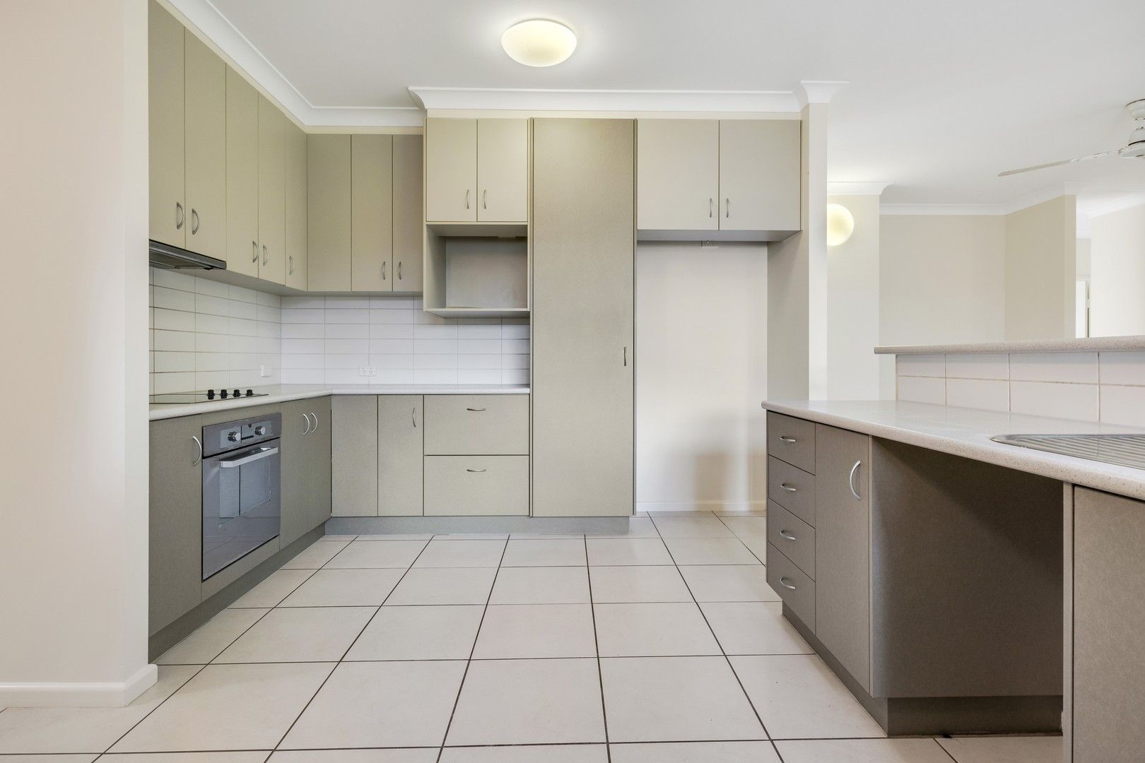 4 bedrooms House in 85 Matla Crescent LYONS NT, 0810