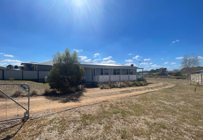 3 bedrooms House in 7 Wullwye Street BERRIDALE NSW, 2628