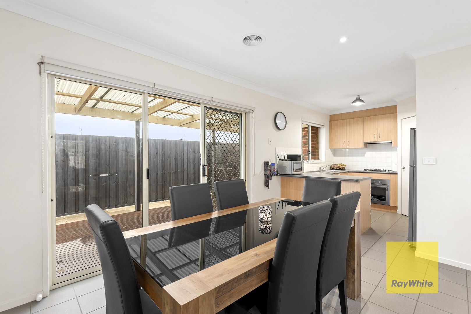 2/15 Arbour Grove, Belmont VIC 3216, Image 2