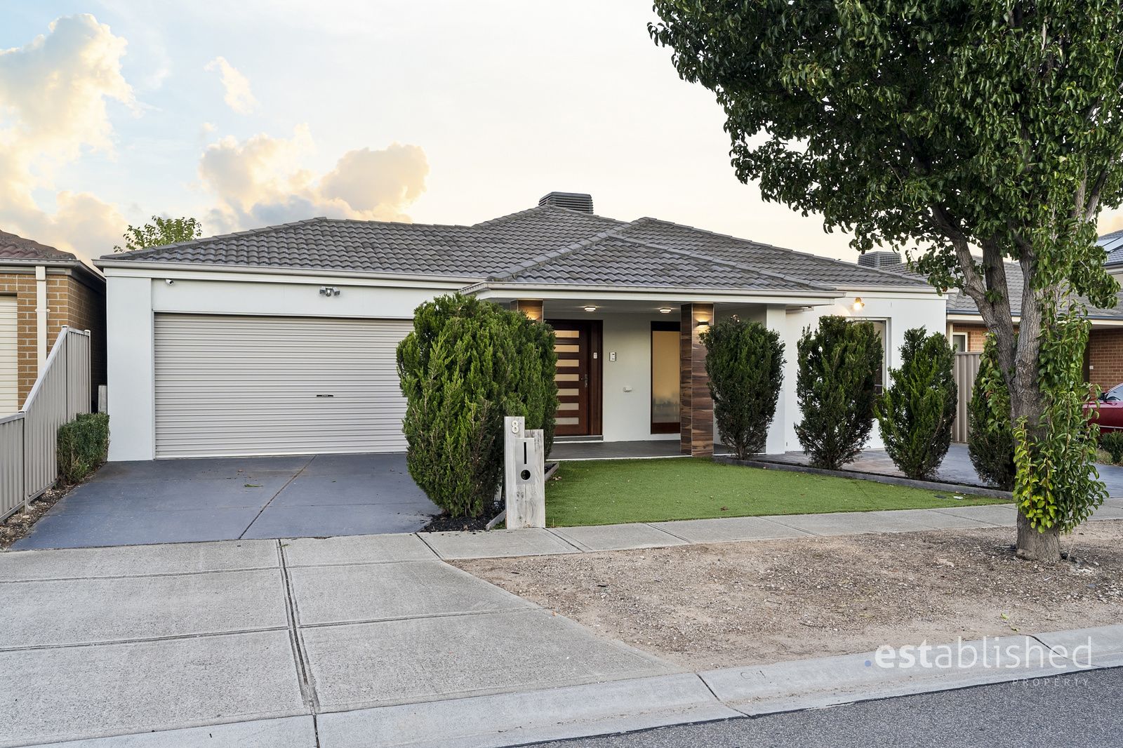 4 bedrooms House in 8 Grenache Street POINT COOK VIC, 3030