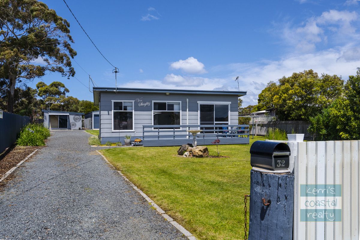 2 bedrooms House in 32 Peron Street STIEGLITZ TAS, 7216