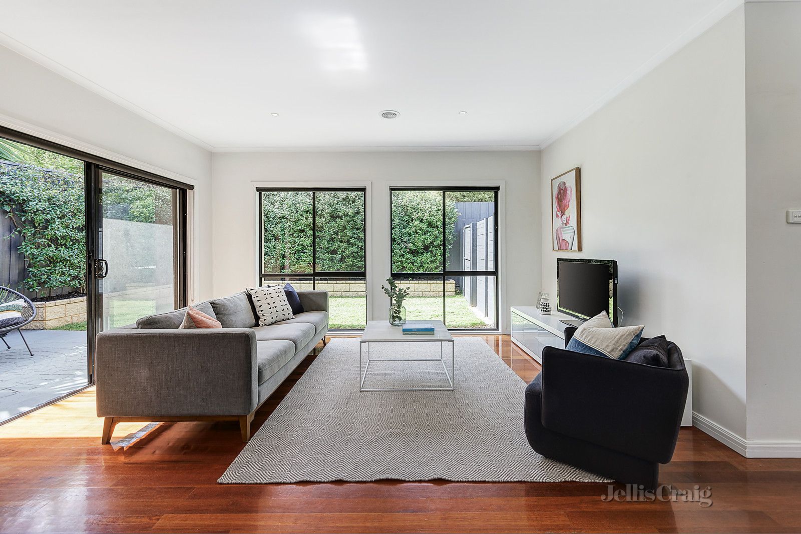 2/1 Peak Street, Malvern East VIC 3145, Image 1