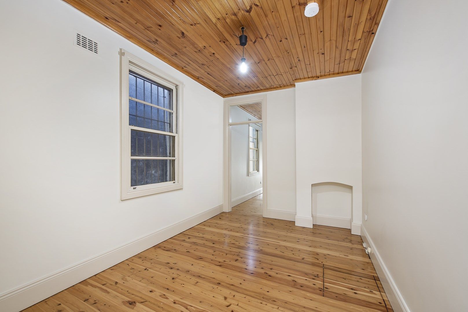 2 bedrooms House in 62 Charles Street ERSKINEVILLE NSW, 2043