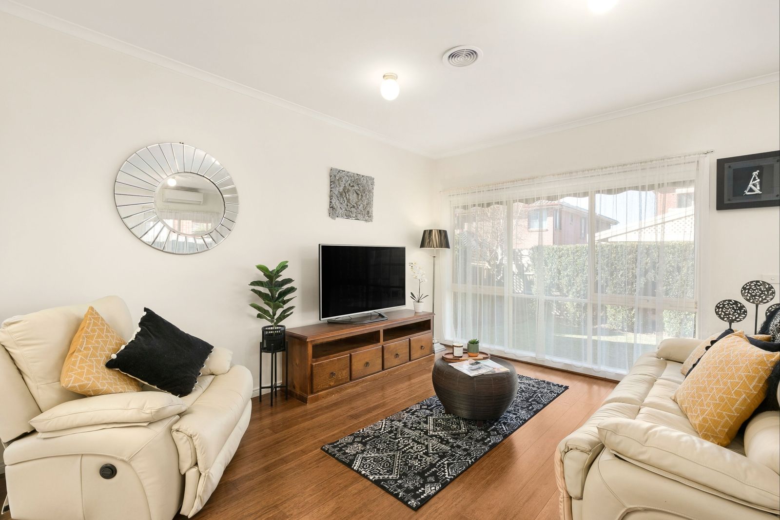 10 Saltwater Crescent, Maribyrnong VIC 3032, Image 1