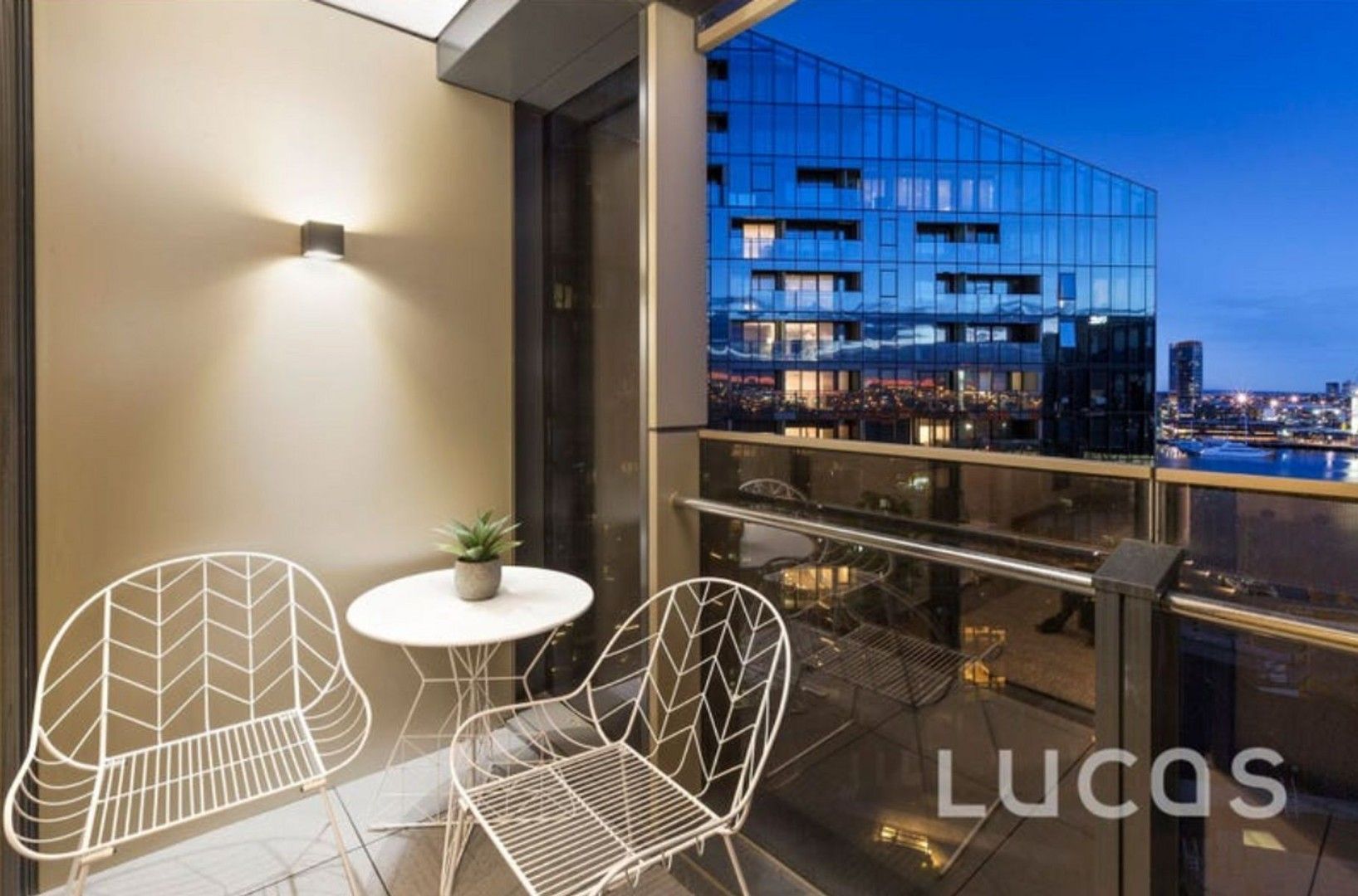 1 bedrooms Apartment / Unit / Flat in 1713/421 Docklands Drive DOCKLANDS VIC, 3008