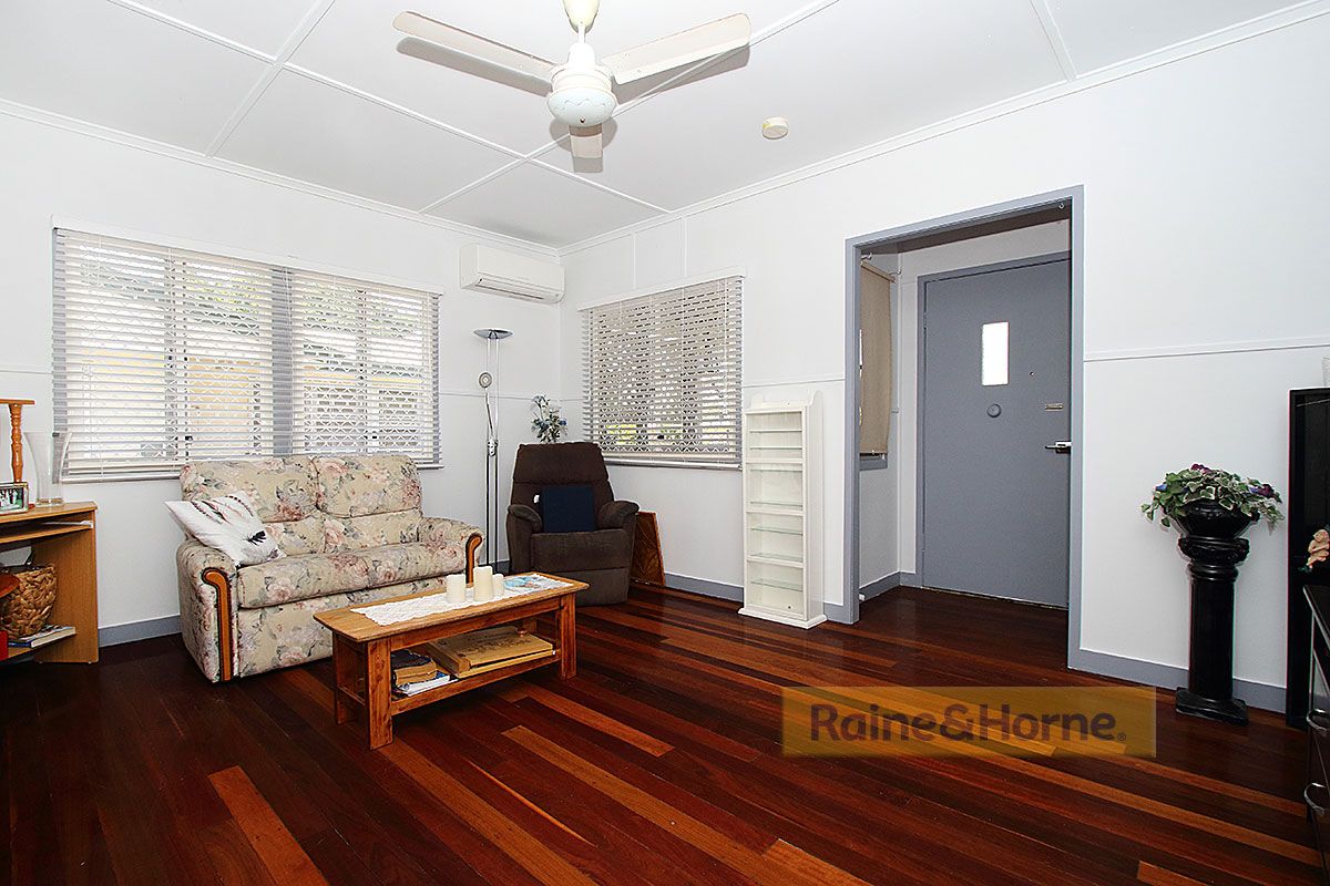 8 CROSSHILL STREET, Leichhardt QLD 4305, Image 2