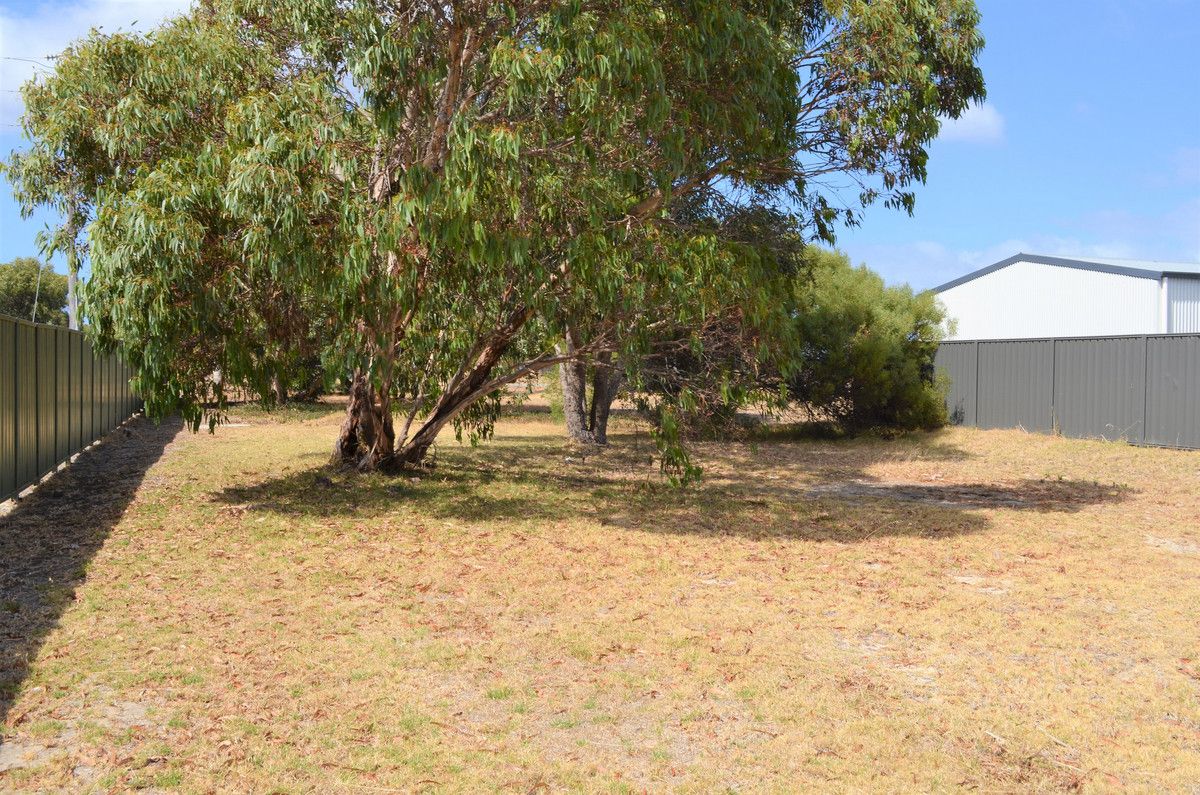 38 McGlade Close, Bremer Bay WA 6338, Image 2