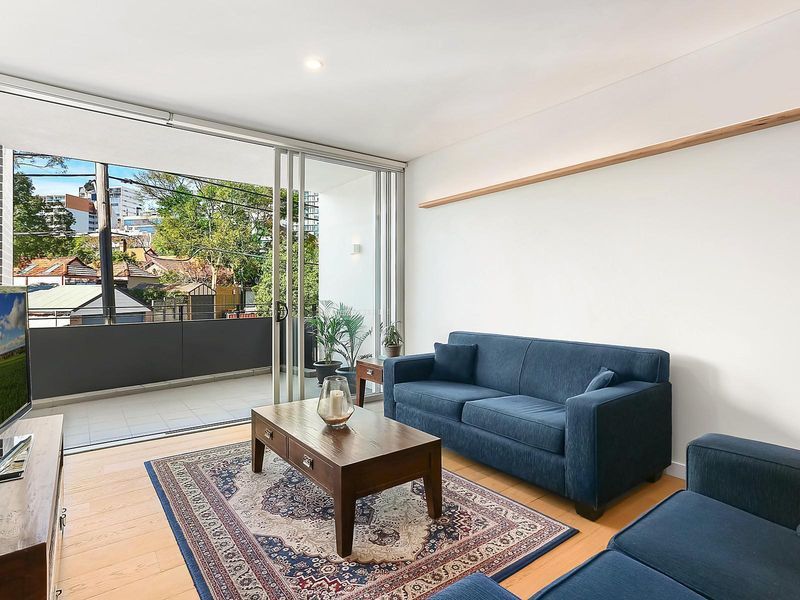 1 bedrooms Apartment / Unit / Flat in 711/8 Northcote Street NAREMBURN NSW, 2065