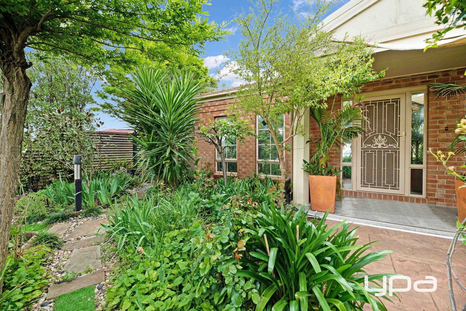 8 Hillview Court, Hillside VIC 3037, Image 1