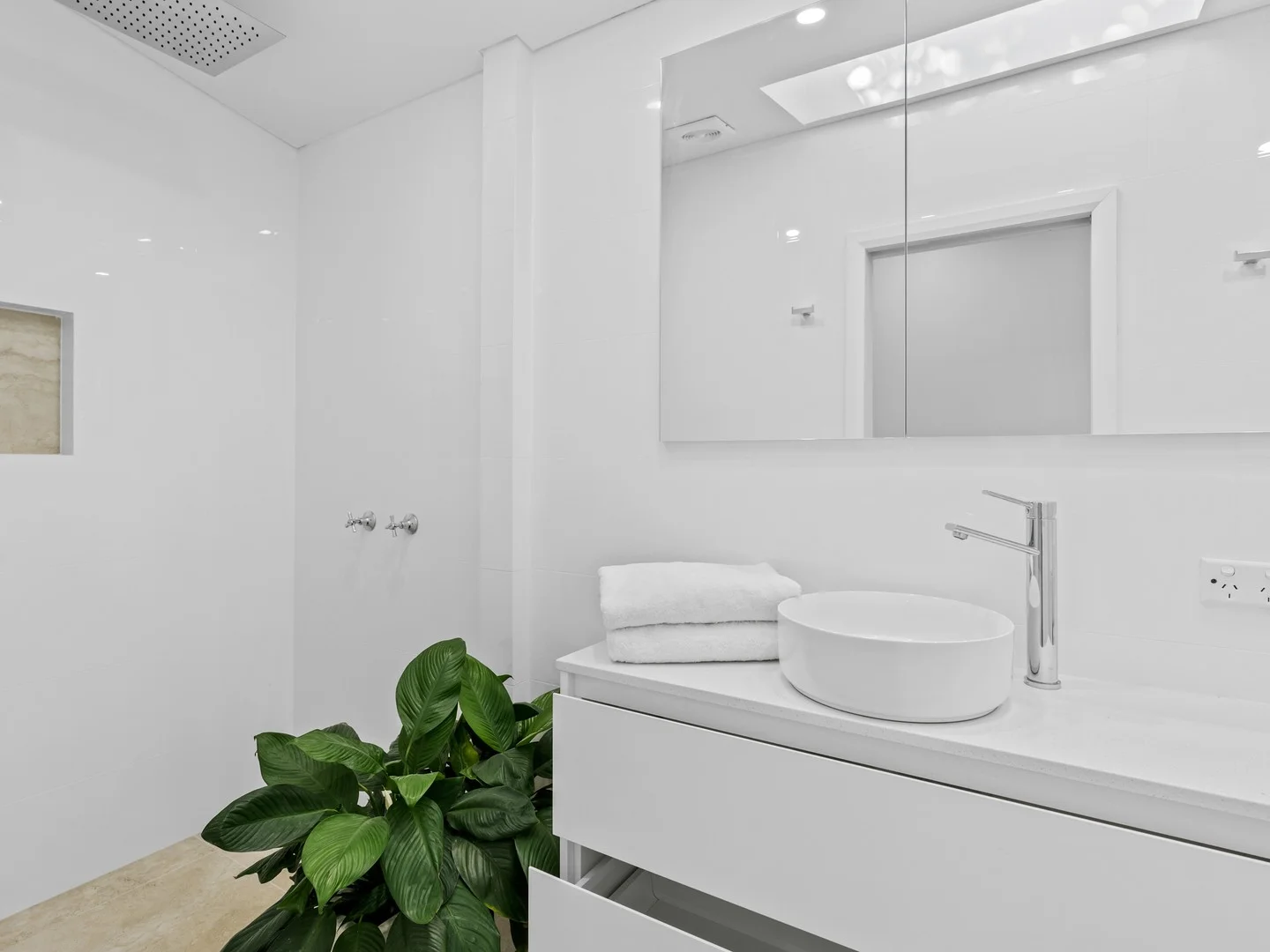 Additional image 5 of B/20 Portsmouth Road, Erina NSW 2250