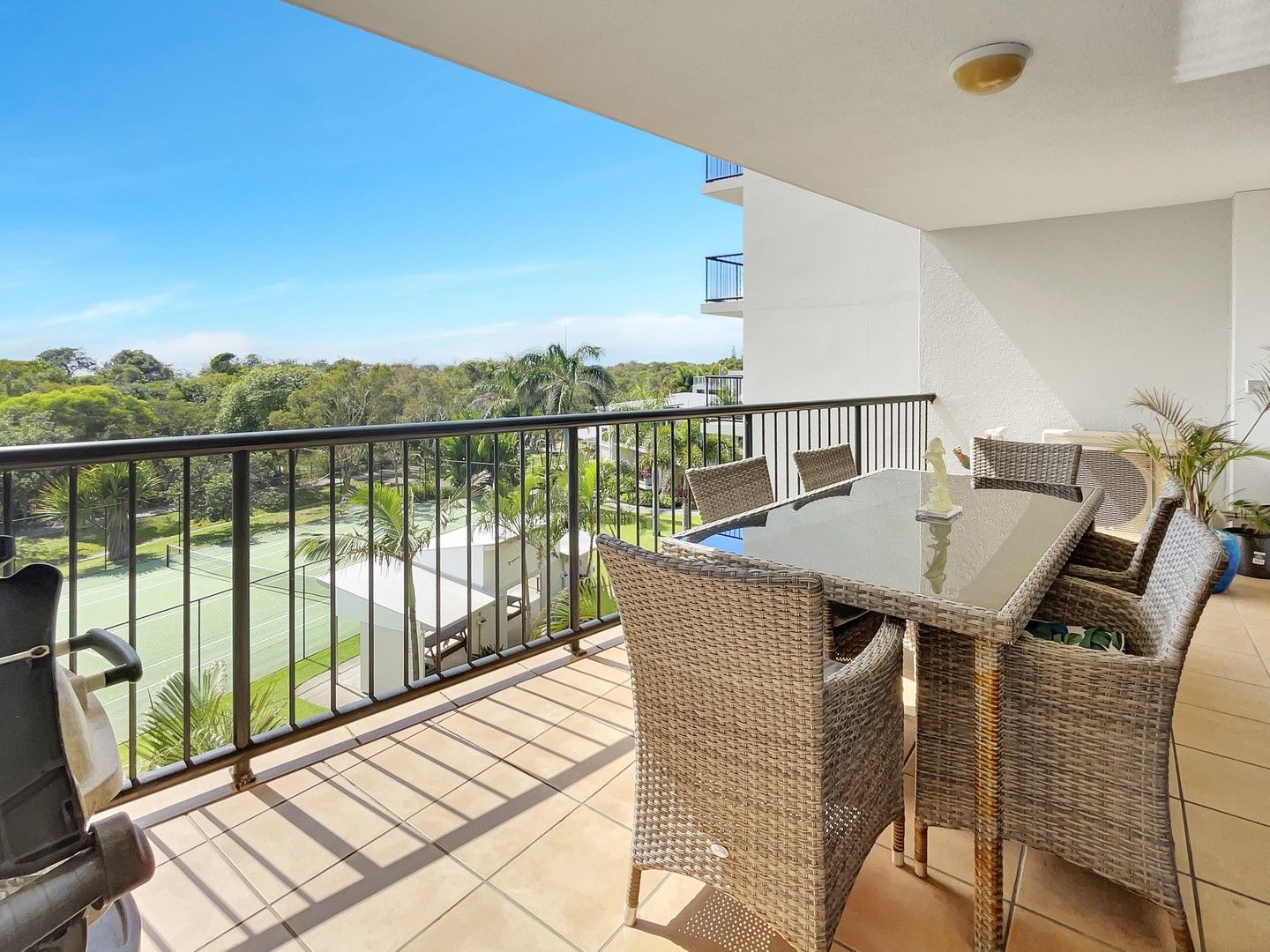 2 bedrooms Apartment / Unit / Flat in 100/885 David Low Way MARCOOLA QLD, 4564