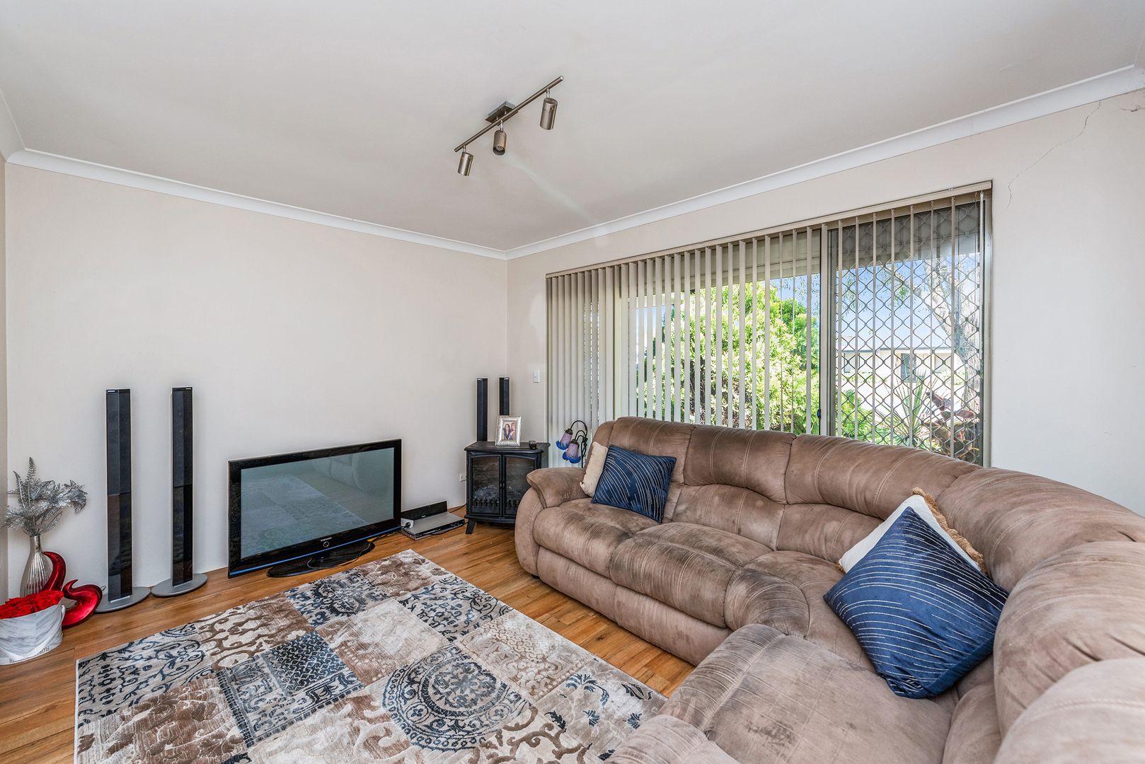 105 Woodbridge Drive, Cooloongup WA 6168, Image 1