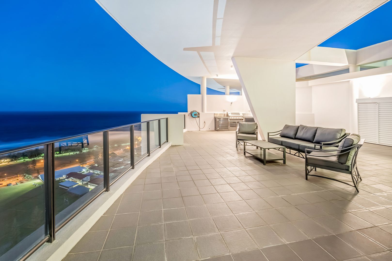 PENTHOUSE/22 Surf Parade, Broadbeach QLD 4218, Image 2