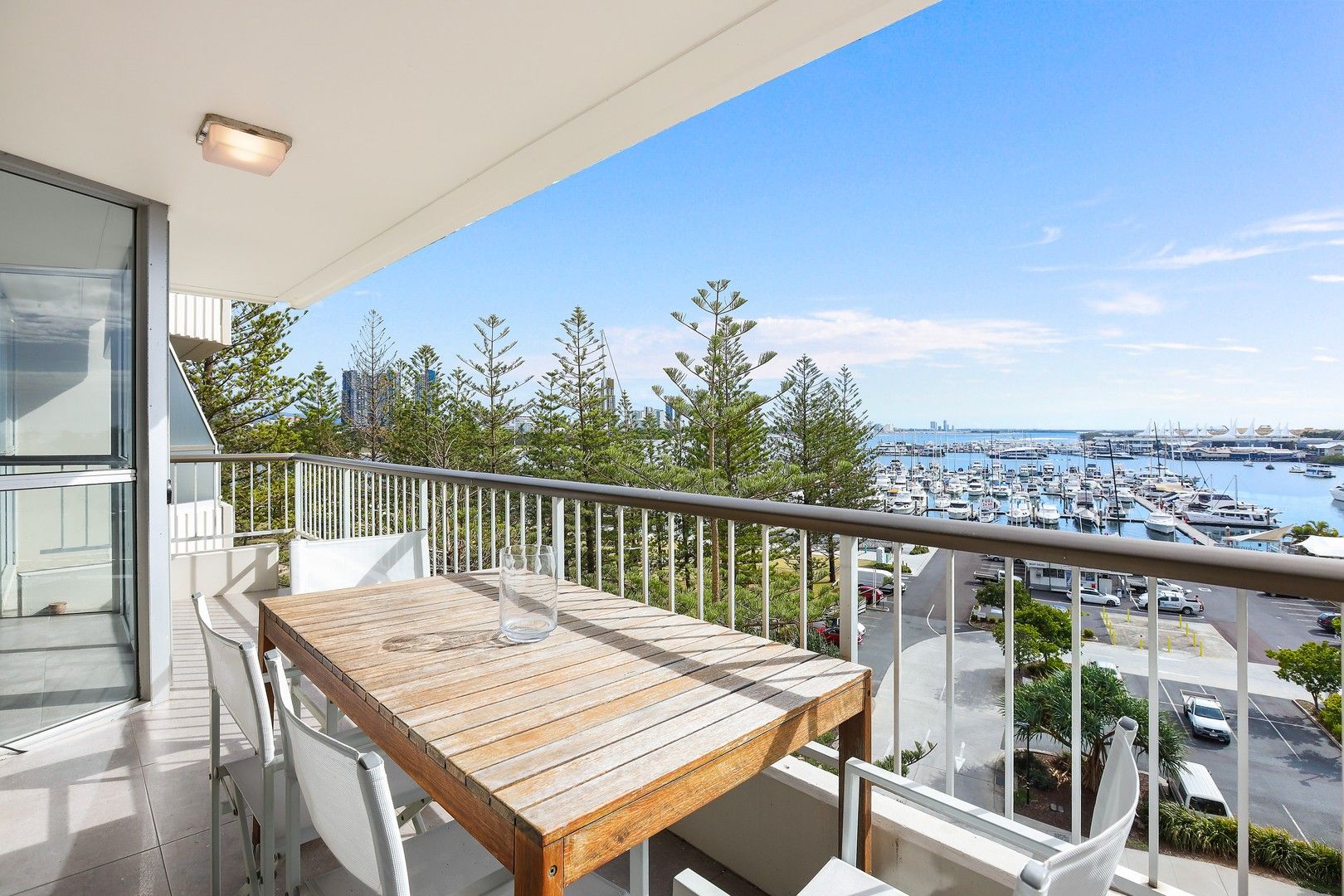 18/18 Macarthur Parade, Main Beach QLD 4217, Image 2