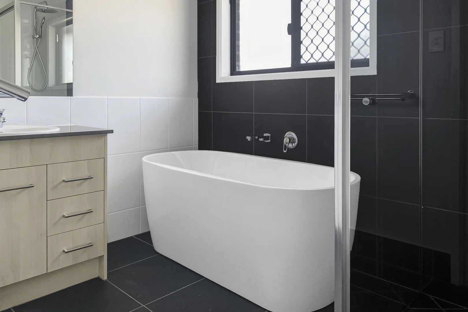 Additional image 9 of 3a Senor Avenue, Urangan QLD 4655