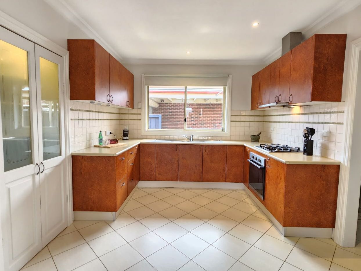 16 Sunset Boulevard, Jacana VIC 3047, Image 2