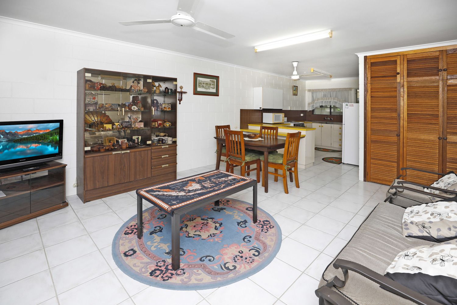 128 Wistaria Street, Holloways Beach QLD 4878, Image 2