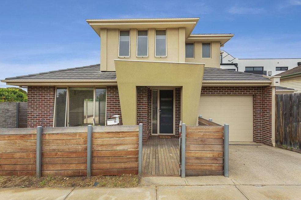 2 bedrooms Townhouse in 1D Arthur Street ABERFELDIE VIC, 3040